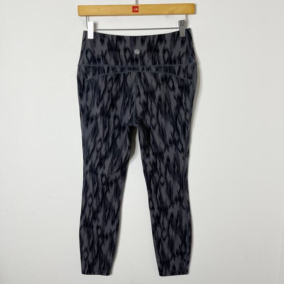 Eddie Bauer Women's Athletic Leggings S Gray & Black Ikat Print Cropped Mid Rise - Picture 5 of 11